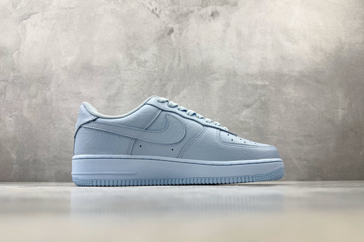 耐克 Nike × Travis Scott Air Force 1 蓝 侧面实拍图