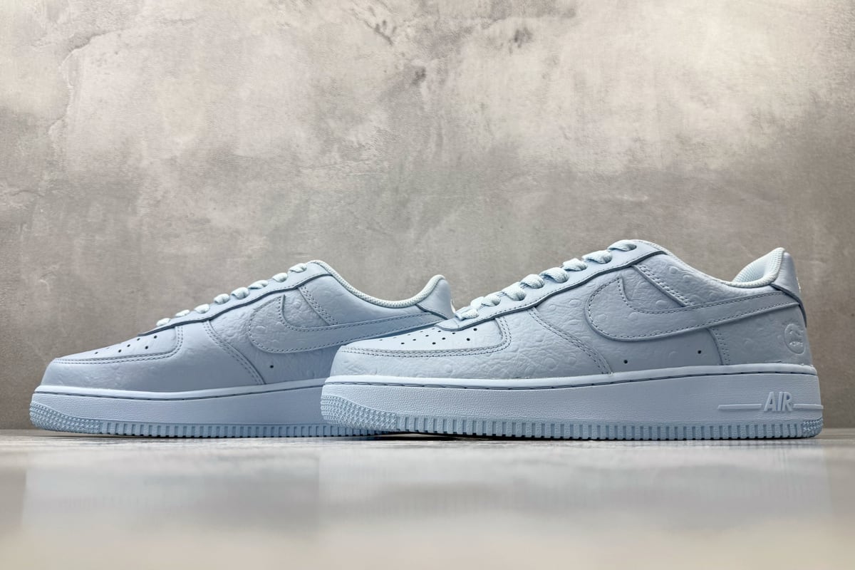 耐克 Nike × Travis Scott Air Force 1 蓝 鞋跟实拍图