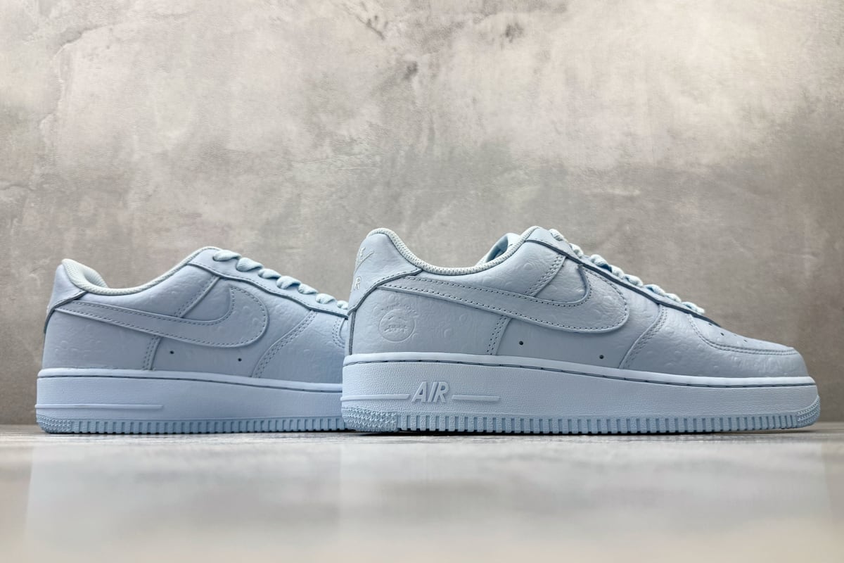 耐克 Nike × Travis Scott Air Force 1 蓝 鞋底实拍图